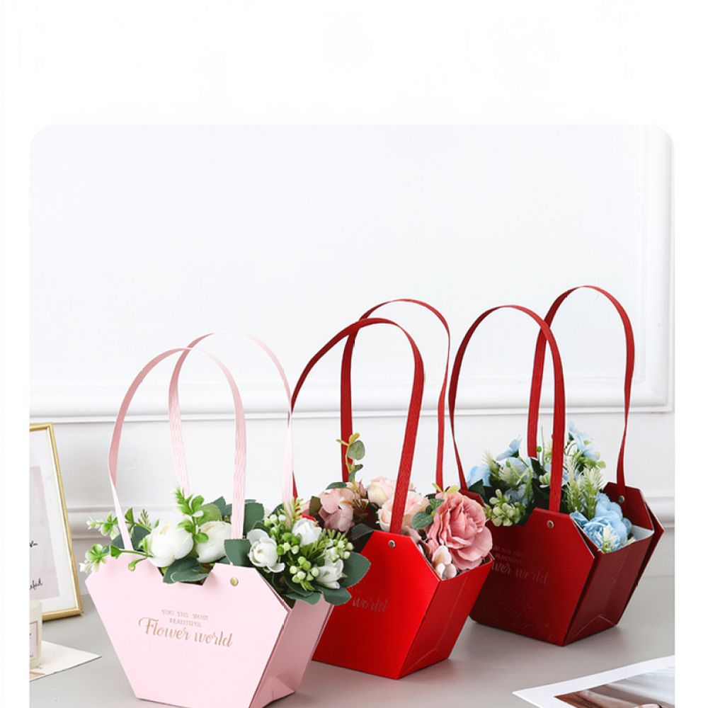 上品なハート型の花箱。持ち運び可能なハンドル付きで、記念日や - Florist Flower Supply のレビューと価格